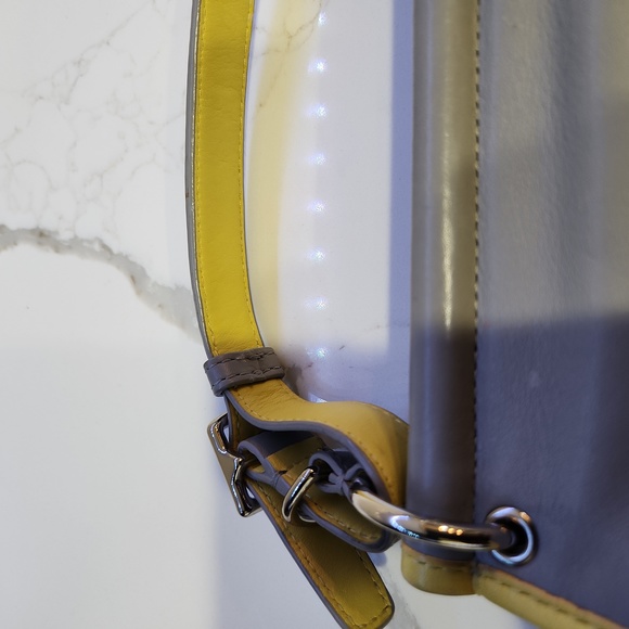 💥💥💥Coach Vintage Legacy Gray Yellow Archival Leather Willis Crossbody Y2K - Picture 8 of 12